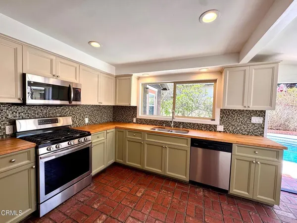 $4,395 | 316 South Sparks Street, Burbank, CA 91506