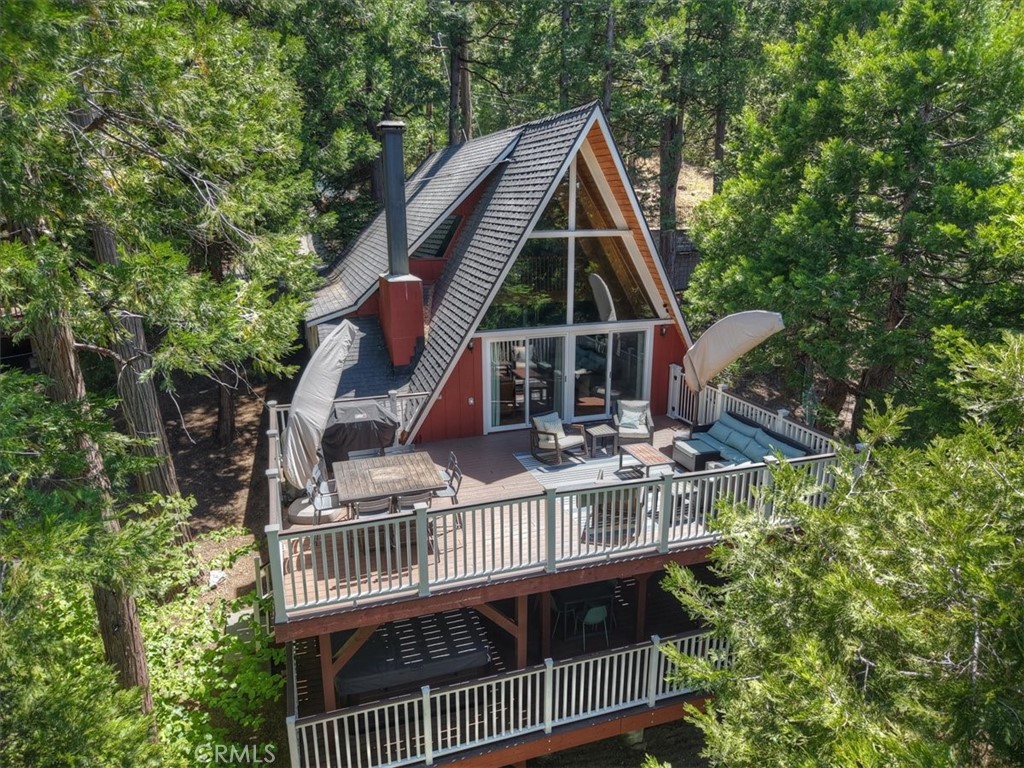 349 Castle Gate Road Lake Arrowhead, CA 92352 - Photo 13 of 77