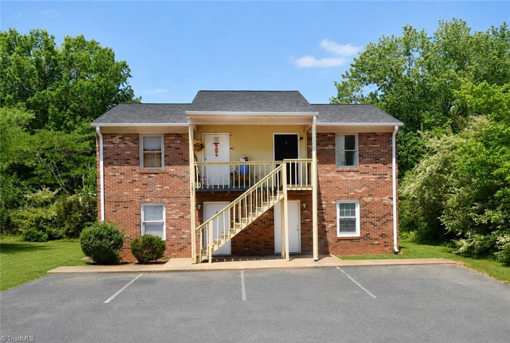 1977 Lakeview Road Asheboro, NC 27203 - Photo 2 of 8 1971 Lakeview