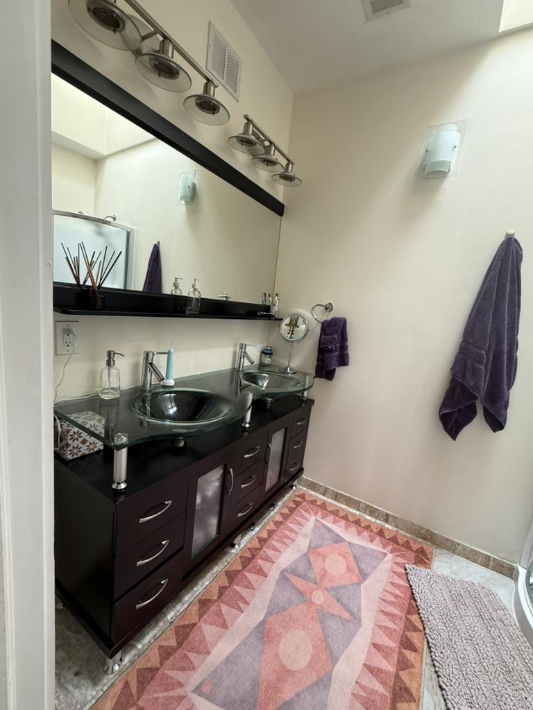 908 11th Street Northeast, Unit A Washington, DC 20002 - Photo 7 of 17 Primary Bath