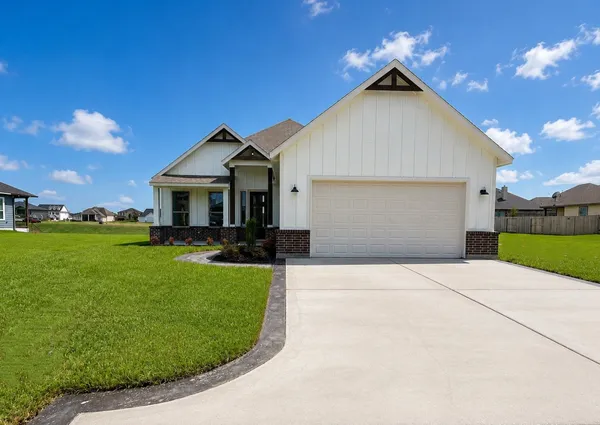 $420,000 | 10749 South Lake Mist Lane, Willis, TX 77318