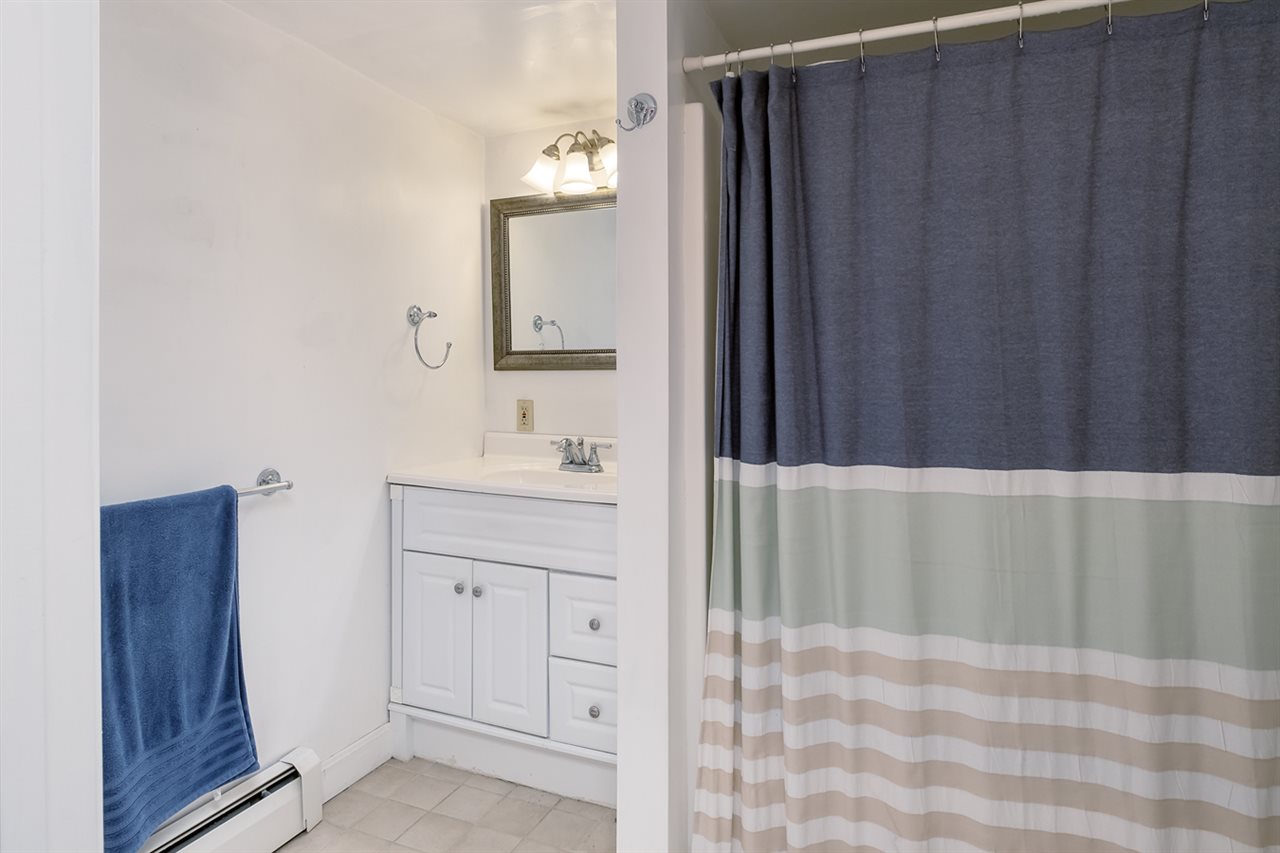 25 Exeter Road Newmarket, NH 03857 - Photo 22 of 30