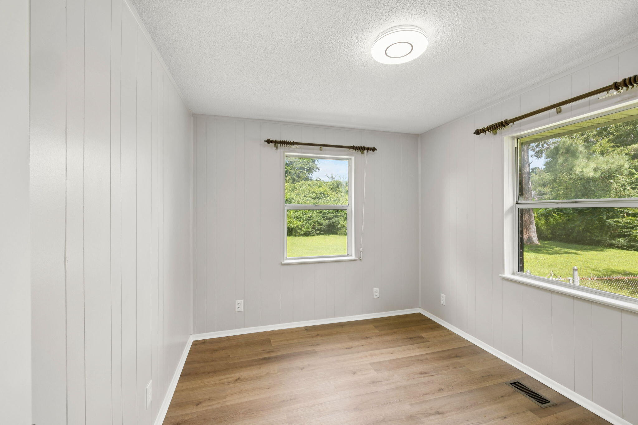 6611 Vaden Drive Chattanooga, TN 37421 - Photo 15 of 26 24-web-or-mls-6611 Vaden Dr - 024