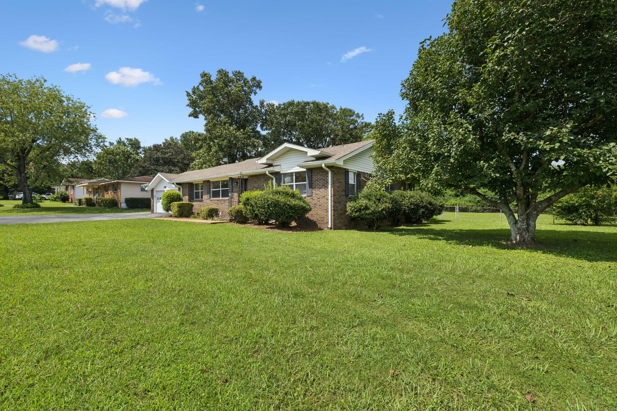 6611 Vaden Drive Chattanooga, TN 37421 - Photo 18 of 26 3-web-or-mls-6611 Vaden Dr - 003