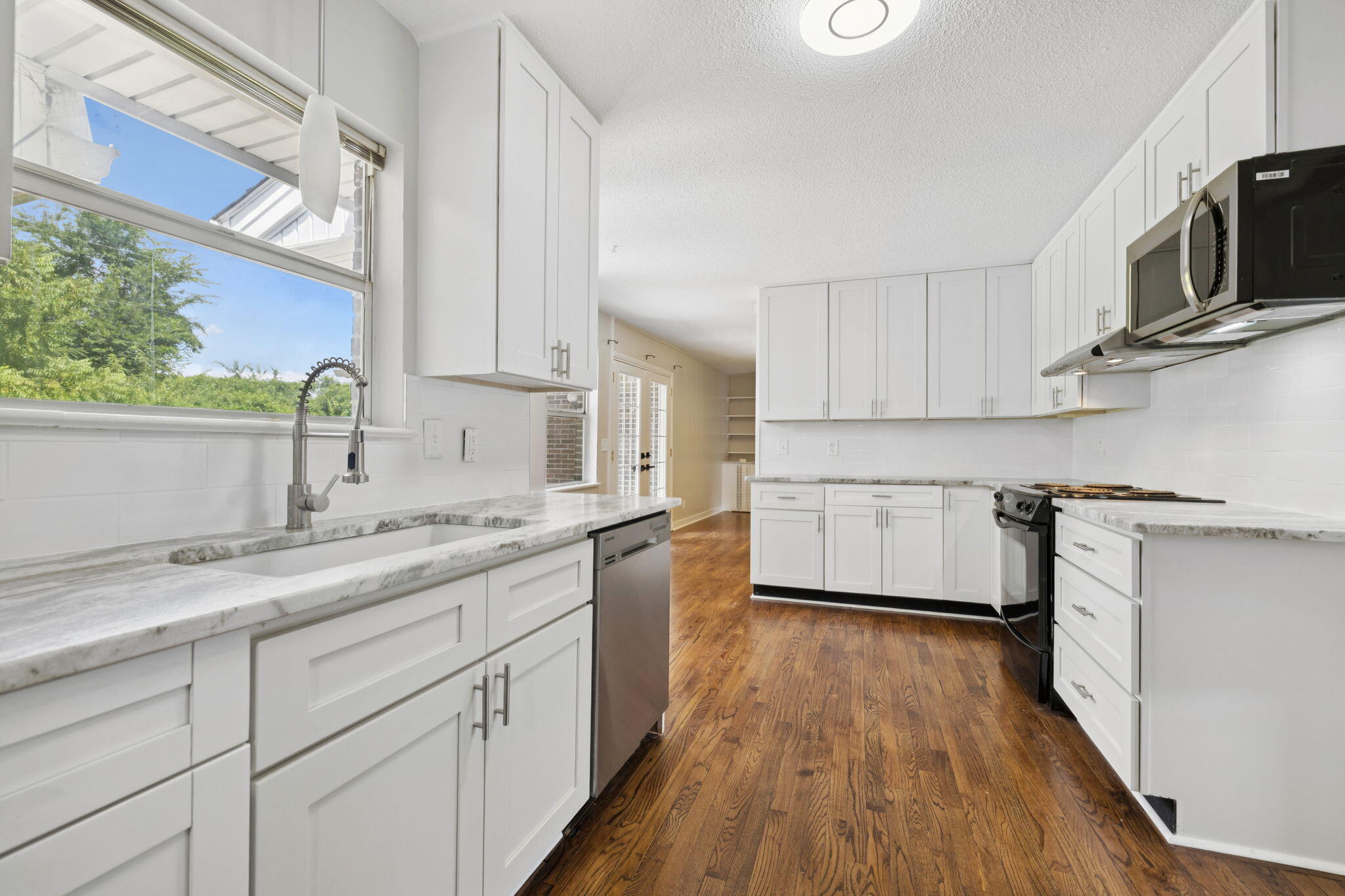 6611 Vaden Drive Chattanooga, TN 37421 - Photo 2 of 26 18-web-or-mls-6611 Vaden Dr - 018