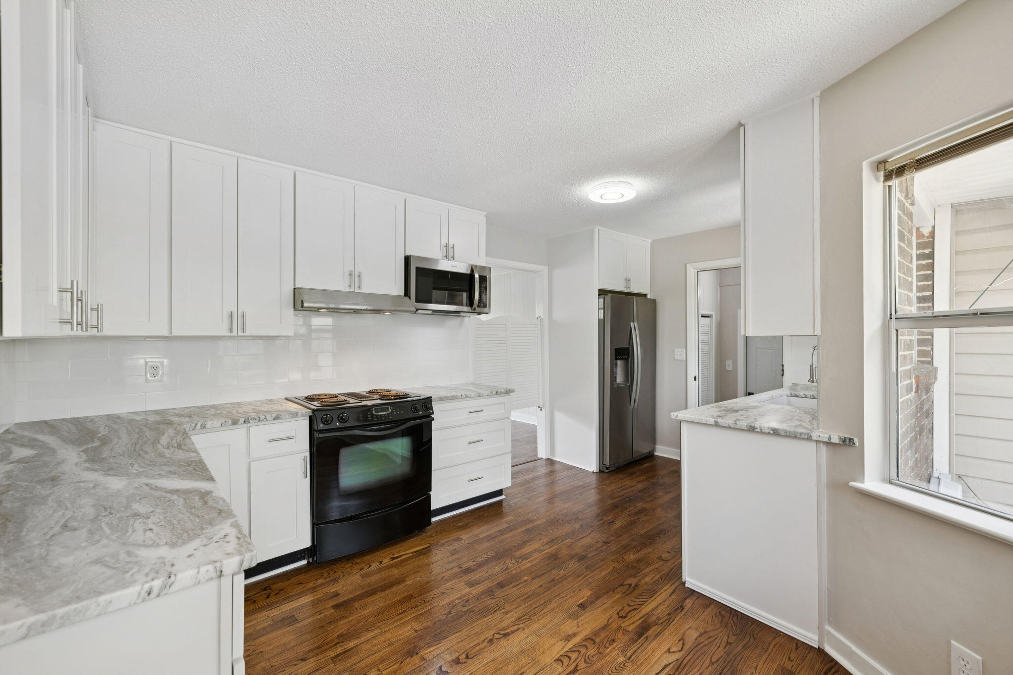 6611 Vaden Drive Chattanooga, TN 37421 - Photo 3 of 26 17-web-or-mls-6611 Vaden Dr - 017