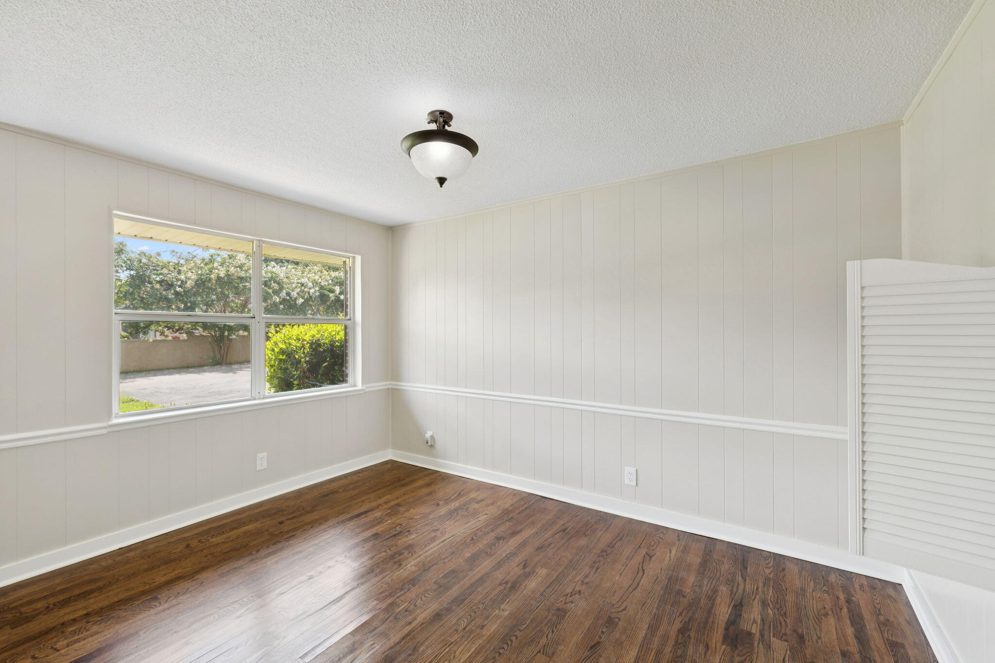 6611 Vaden Drive Chattanooga, TN 37421 - Photo 6 of 26 6-web-or-mls-6611 Vaden Dr - 006 (1)