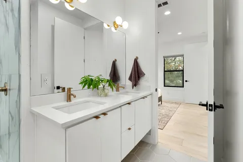 $579,000 | 1183 Oak Grove Avenue, Unit 2, Austin, TX 78702