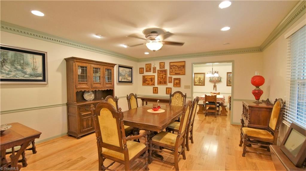 2840 St George Road Winston-Salem, NC 27106 - Photo 10 of 30 Wonderful lighting throughout the home!