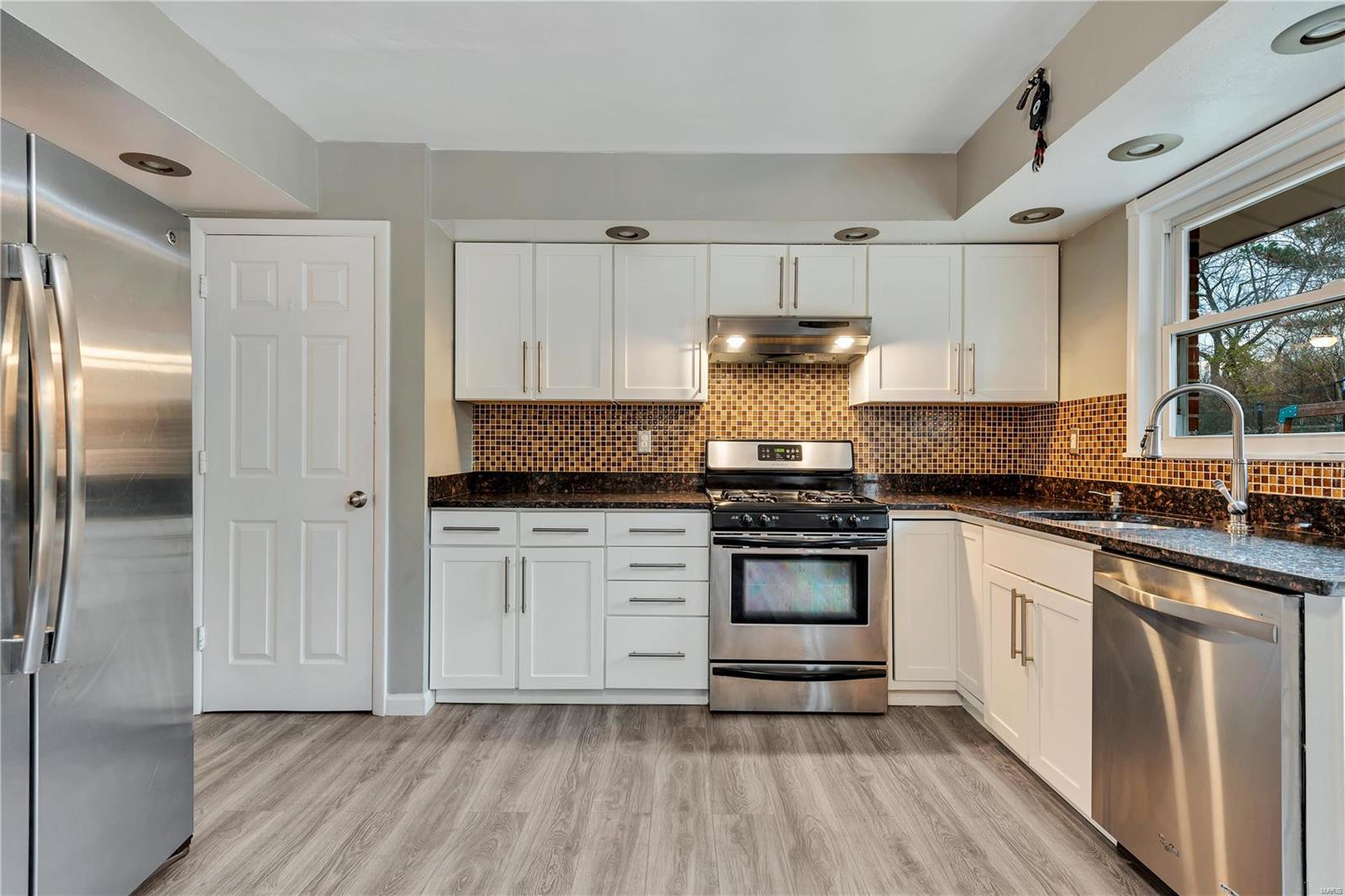 703 Edgar Road Webster Groves, MO 63119 - Photo 11 of 30 Gallery Image 11