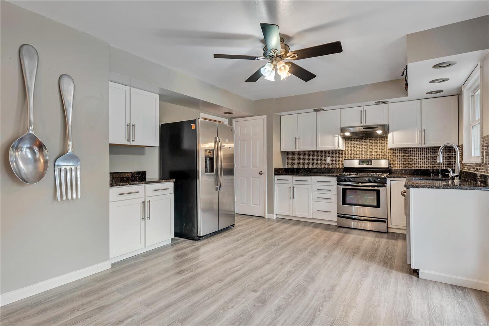 703 Edgar Road Webster Groves, MO 63119 - Photo 12 of 30 Gallery Image 12