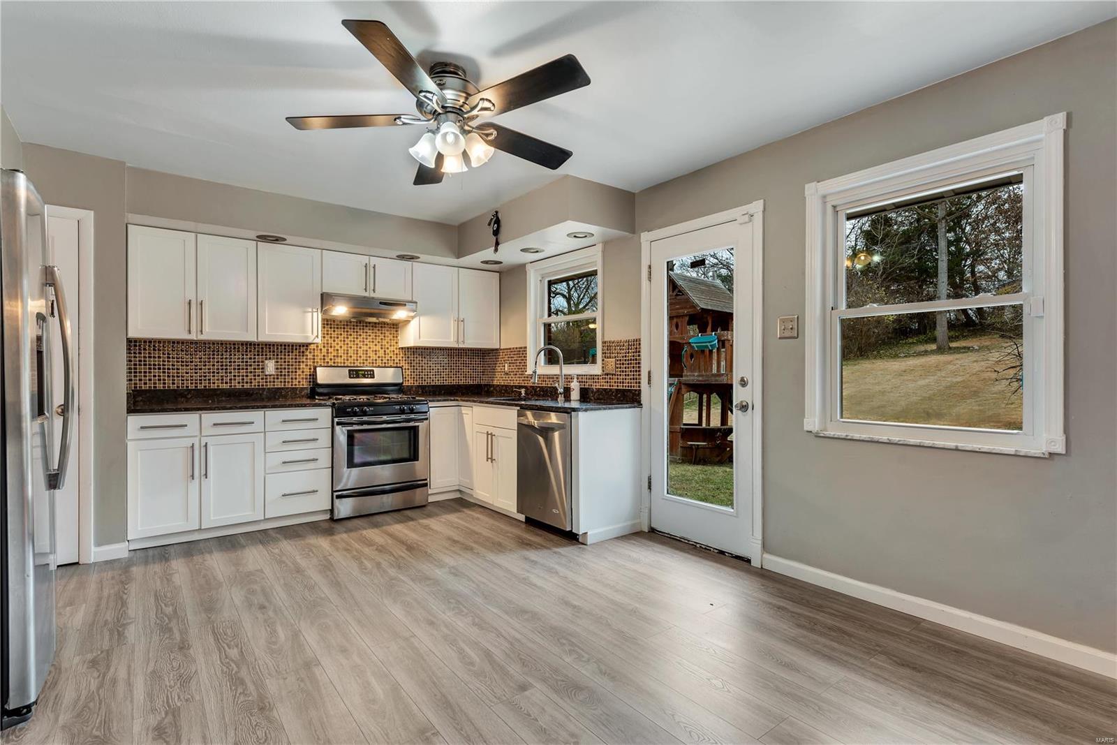 703 Edgar Road Webster Groves, MO 63119 - Photo 13 of 30 Gallery Image 13