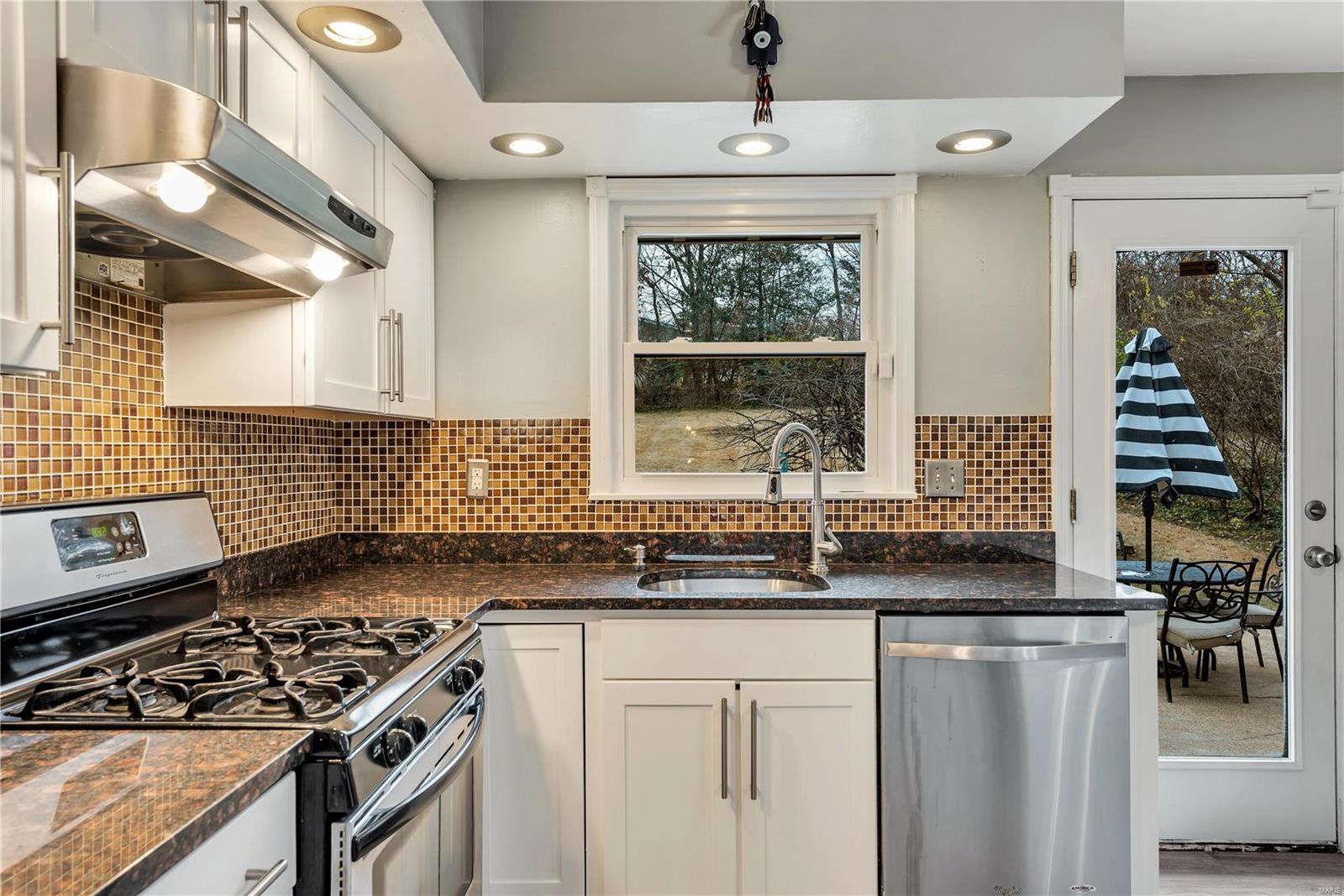 703 Edgar Road Webster Groves, MO 63119 - Photo 14 of 30 Gallery Image 14