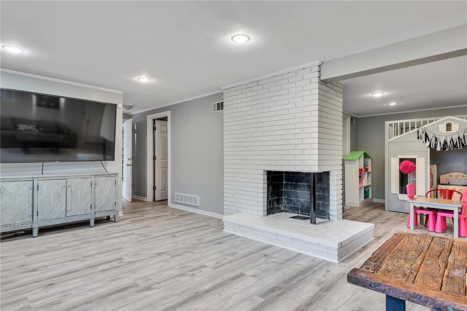 703 Edgar Road Webster Groves, MO 63119 - Photo 25 of 30 Gallery Image 25