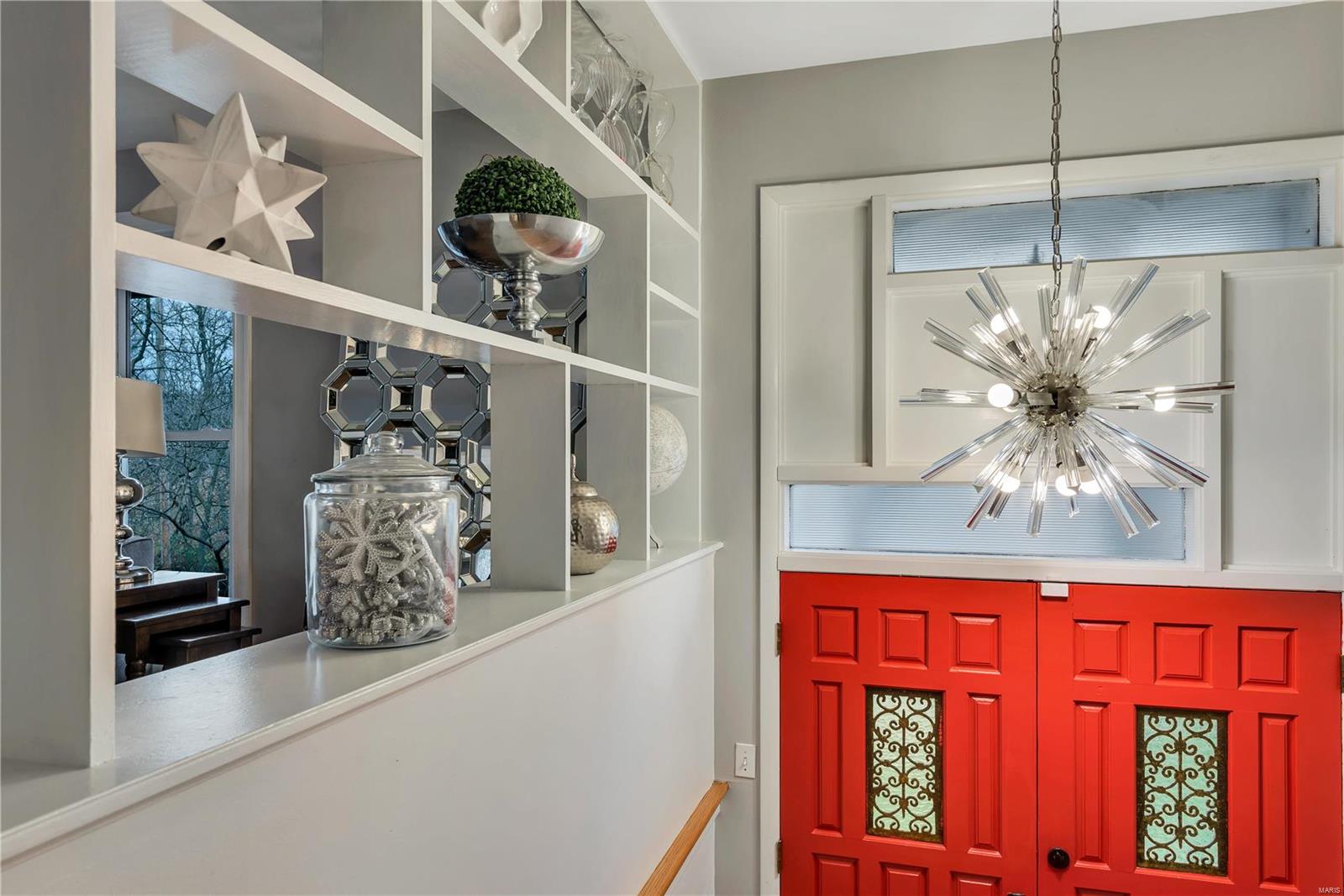 703 Edgar Road Webster Groves, MO 63119 - Photo 4 of 30 Gallery Image 4