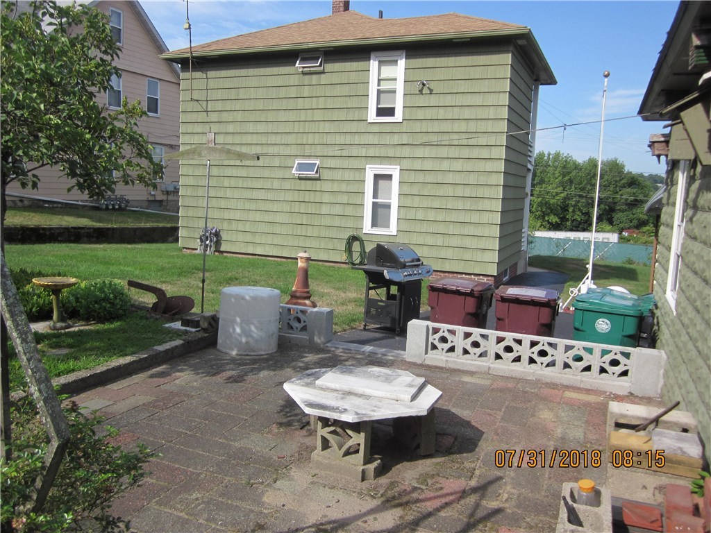 468 Cumberland Hill Road Woonsocket, RI 02895 - Photo 4 of 8