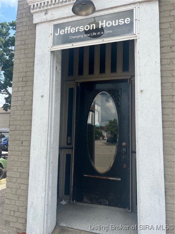 526 Jefferson Street Madison, IN 47250 - Photo 2 of 14