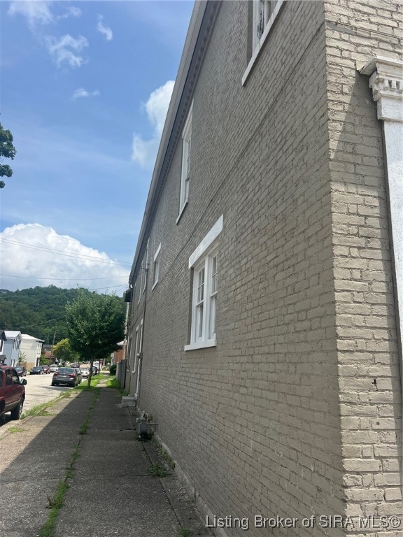 526 Jefferson Street Madison, IN 47250 - Photo 3 of 14