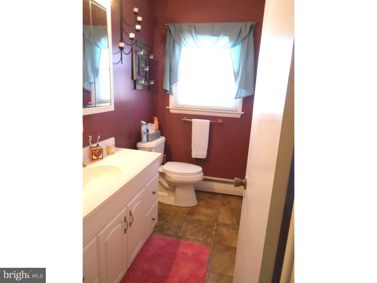 911 Merlin Street Bristol, PA 19007 - Photo 12 of 17 Bathroom