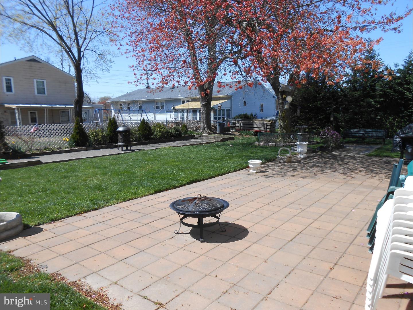 911 Merlin Street Bristol, PA 19007 - Photo 16 of 17 Patio