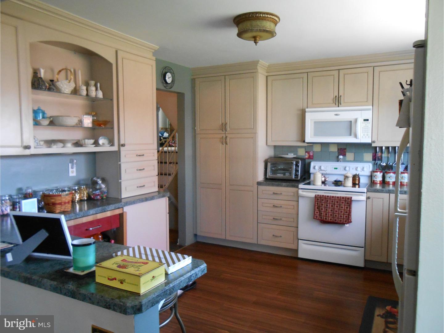 911 Merlin Street Bristol, PA 19007 - Photo 3 of 17 Kitchen