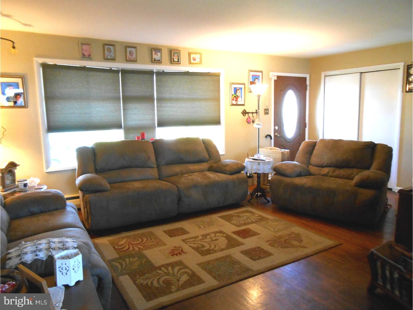 911 Merlin Street Bristol, PA 19007 - Photo 5 of 17 Family Room