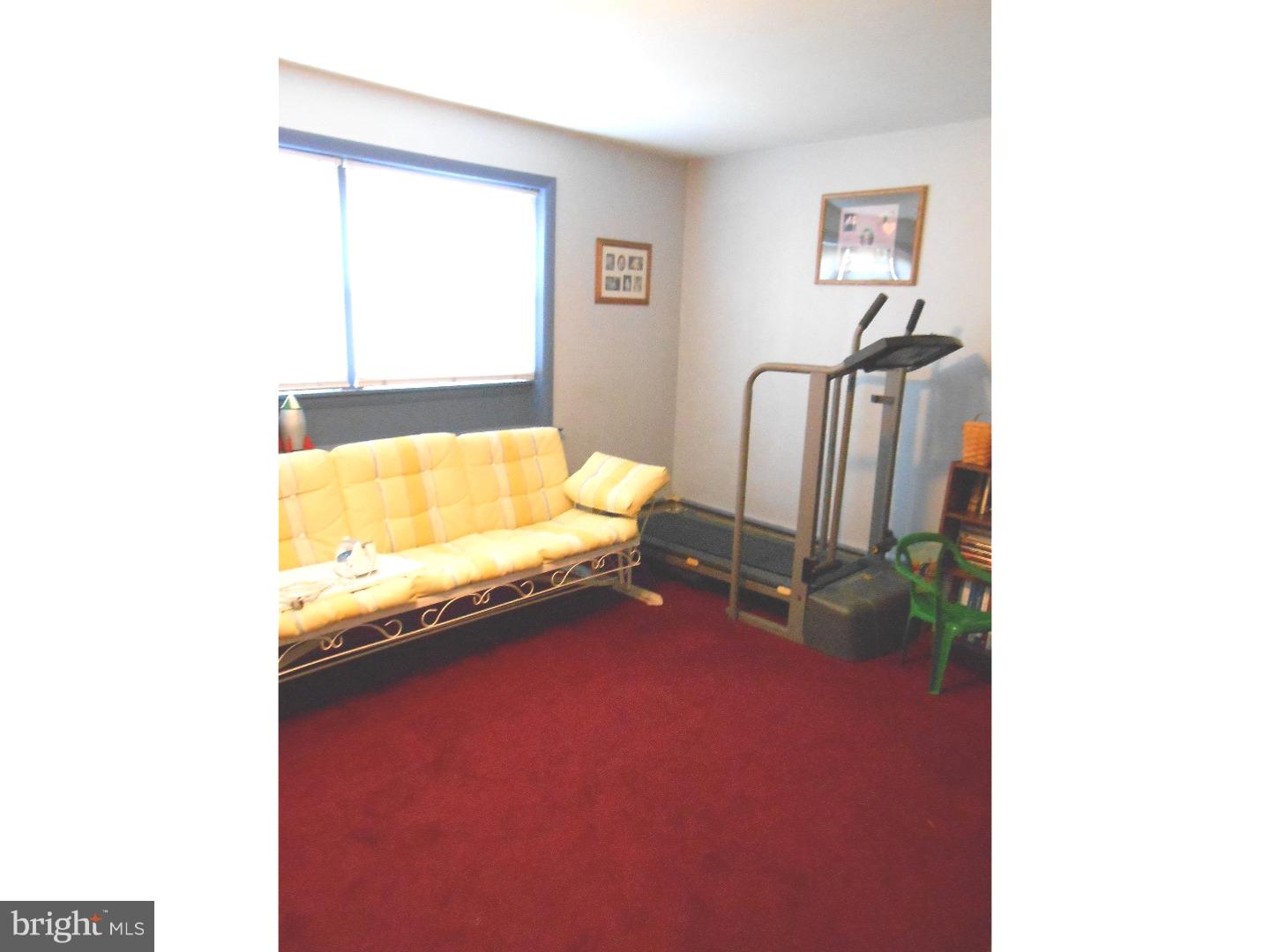 911 Merlin Street Bristol, PA 19007 - Photo 7 of 17 Den