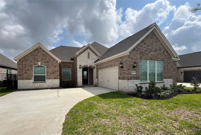 $399,900 | 2015 Tioga Vw Drive, Iowa Colony, TX 77583