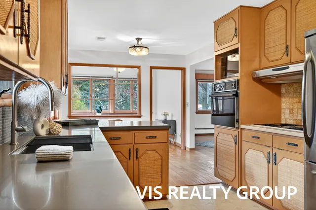 $425,000 | 15746 Pruin Street, Spring Lake, MI 49456