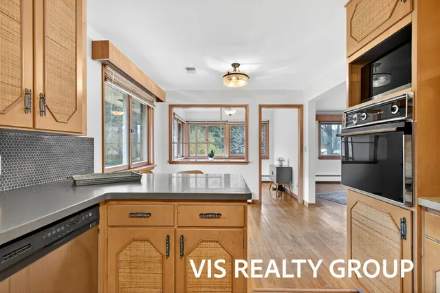 $425,000 | 15746 Pruin Street, Spring Lake, MI 49456