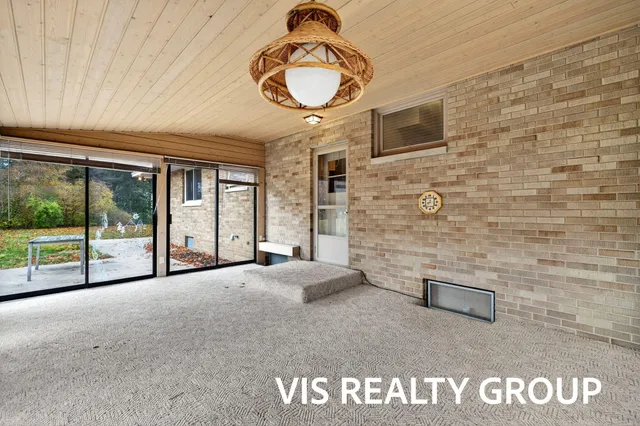 $425,000 | 15746 Pruin Street, Spring Lake, MI 49456