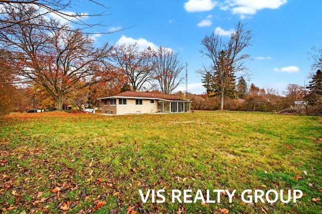 $425,000 | 15746 Pruin Street, Spring Lake, MI 49456