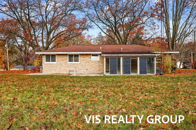 $425,000 | 15746 Pruin Street, Spring Lake, MI 49456