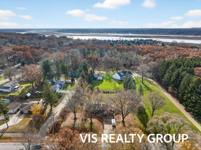 $425,000 | 15746 Pruin Street, Spring Lake, MI 49456