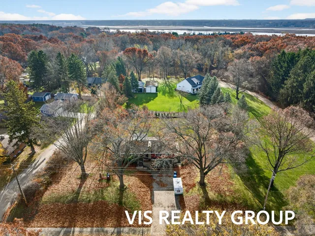 $425,000 | 15746 Pruin Street, Spring Lake, MI 49456