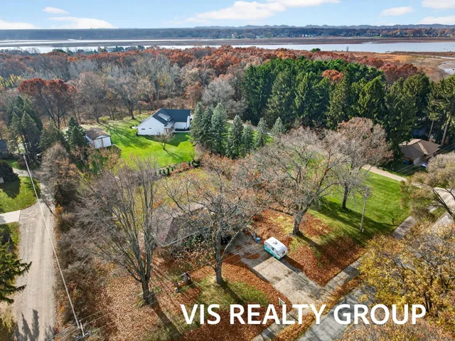 $425,000 | 15746 Pruin Street, Spring Lake, MI 49456