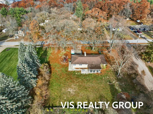 $425,000 | 15746 Pruin Street, Spring Lake, MI 49456