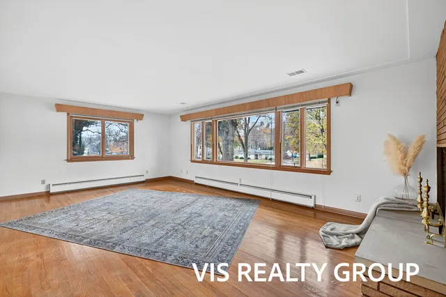 $425,000 | 15746 Pruin Street, Spring Lake, MI 49456