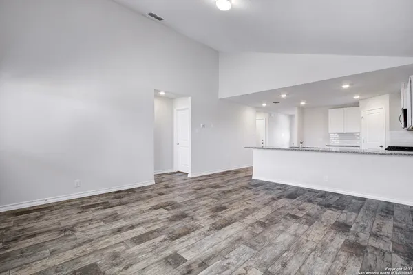 $2,400 | 22224 Backspin, San Antonio, TX 78261