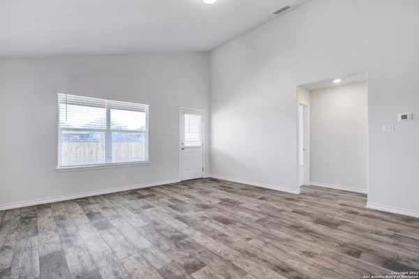 $2,400 | 22224 Backspin, San Antonio, TX 78261