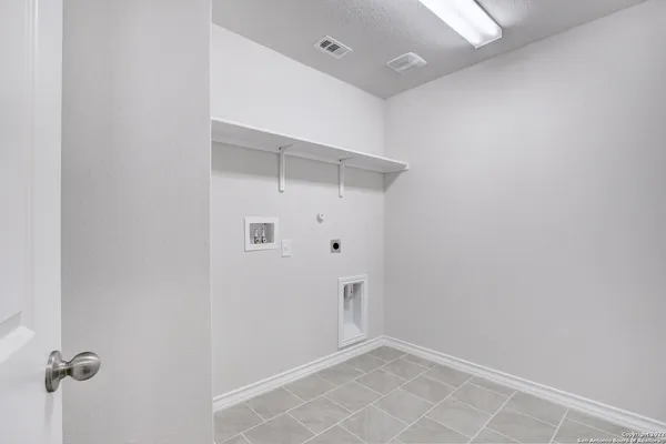 $2,400 | 22224 Backspin, San Antonio, TX 78261