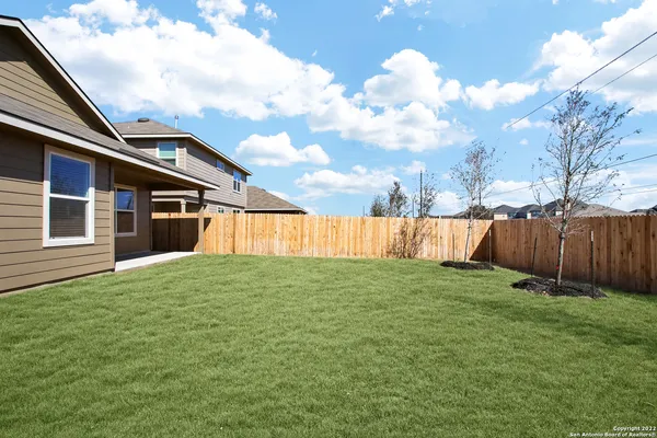 $2,400 | 22224 Backspin, San Antonio, TX 78261