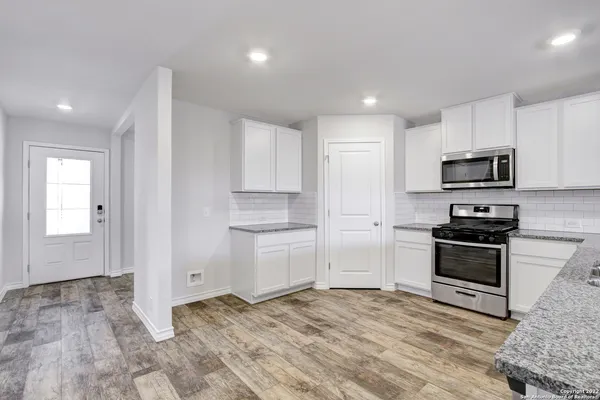 $2,400 | 22224 Backspin, San Antonio, TX 78261