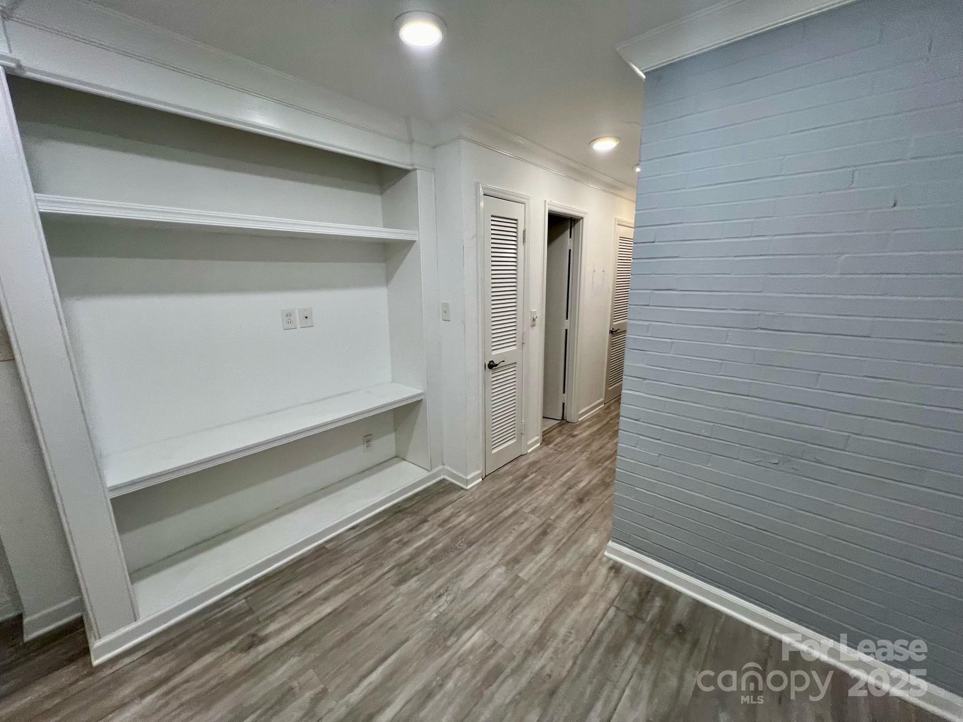 400 Queens Road, Unit B4 Charlotte, NC 28207 - Photo 4 of 10 a view of an empty room