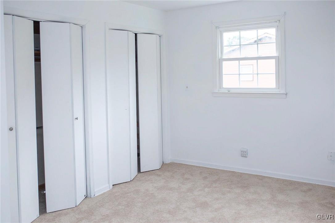 2825 Middletown Road Bethlehem, PA 18020 - Photo 7 of 28 an empty room with windows and closet