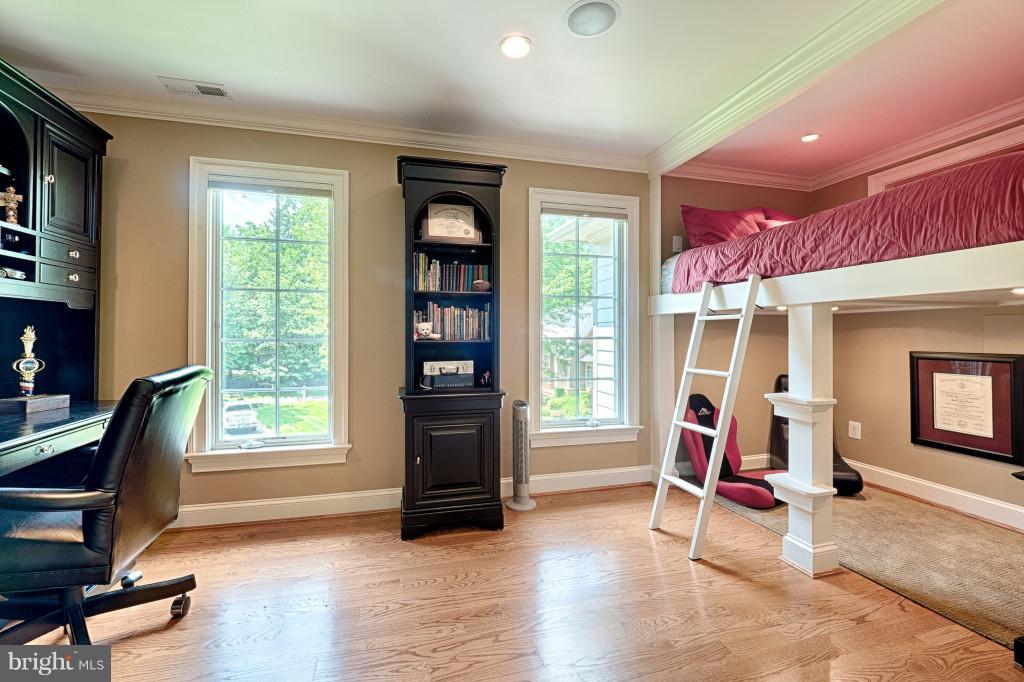 1301 Sawbridge Way Reston, VA 20194 - Photo 21 of 30 a living room with furniture and a window