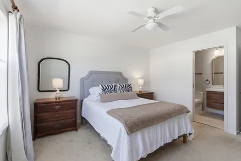 $350,000 | 1431 Derby Lane, Mundelein, IL 60060