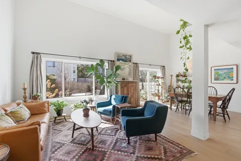 $350,000 | 1431 Derby Lane, Mundelein, IL 60060