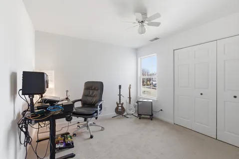 $350,000 | 1431 Derby Lane, Mundelein, IL 60060