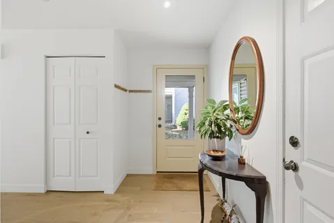 $350,000 | 1431 Derby Lane, Mundelein, IL 60060